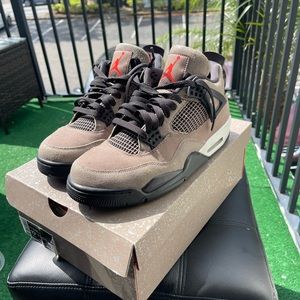 Air Jordan Retro 4s